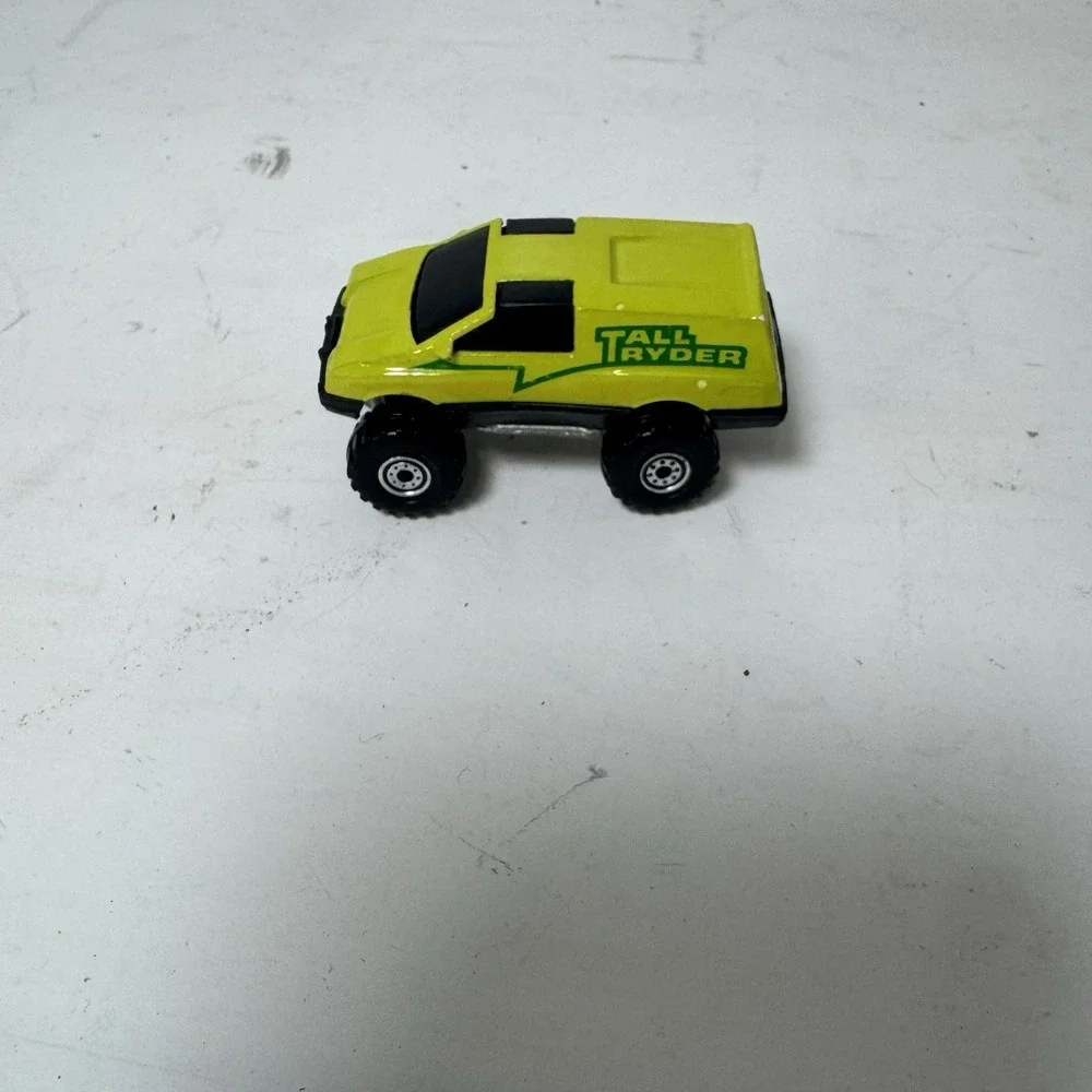 Vintage Hot Wheels 1984 Tall Ryder 4x4‎ Lime Green Truck